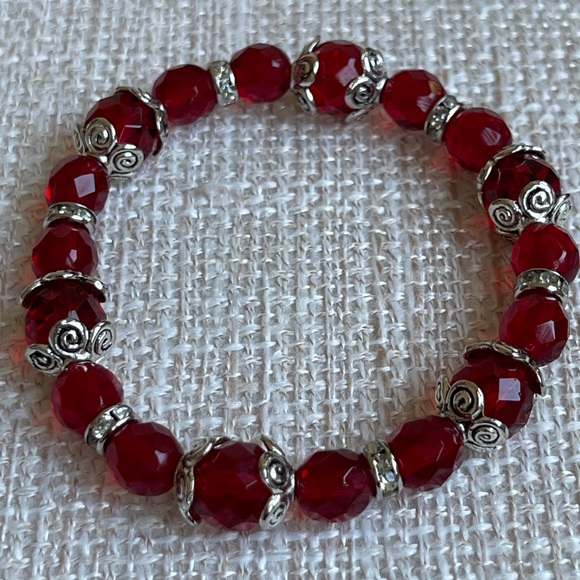 Stretch Bracelet and Red Beads Earrings Set Silver Tone Leverback - Picture 3 of 4